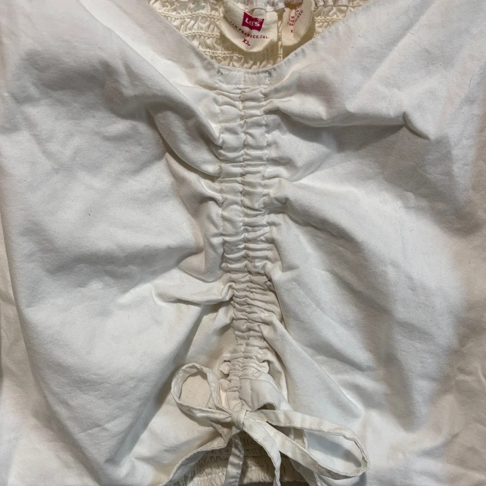 Levi's White Ruched Crop Top - Picture 2 of 8